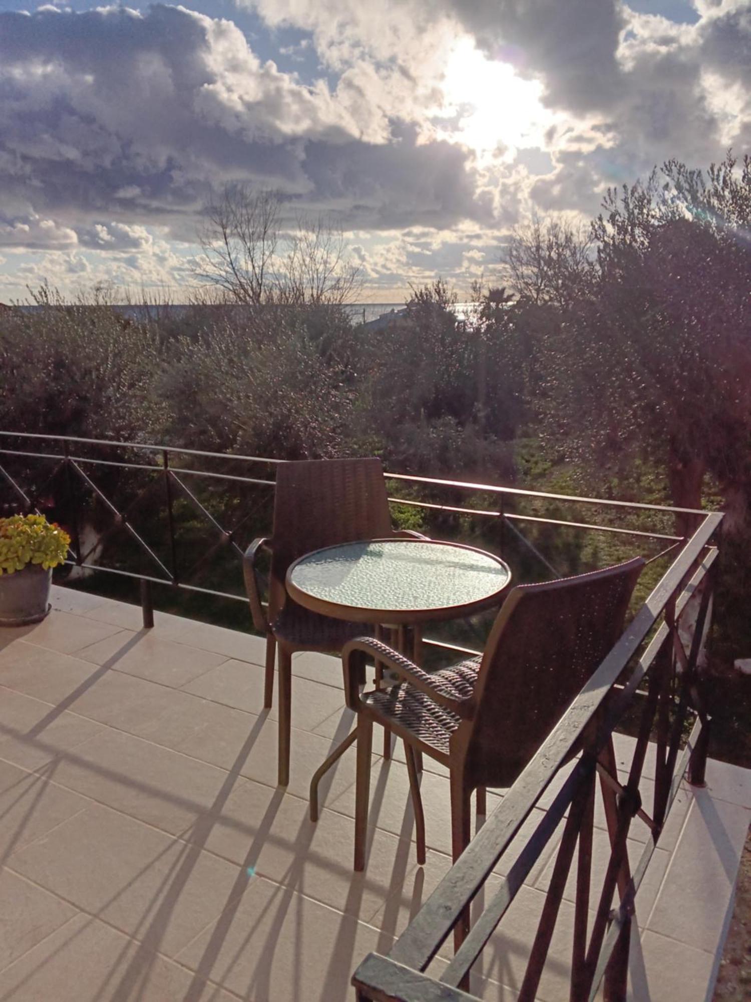 Bed and Breakfast Olive House Marathias Esterno foto